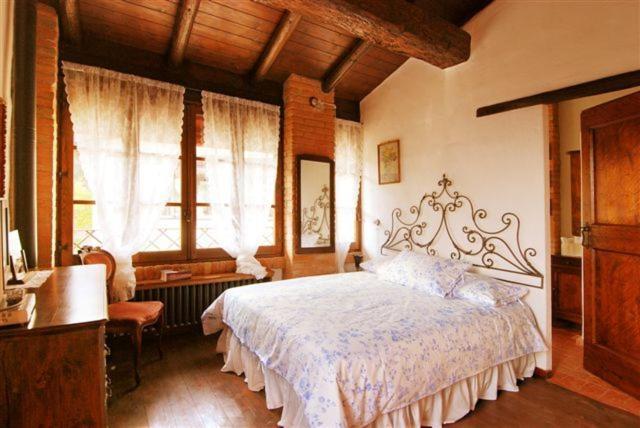 Castello di Serravalle ラ ブカゲストハウス エクステリア 写真