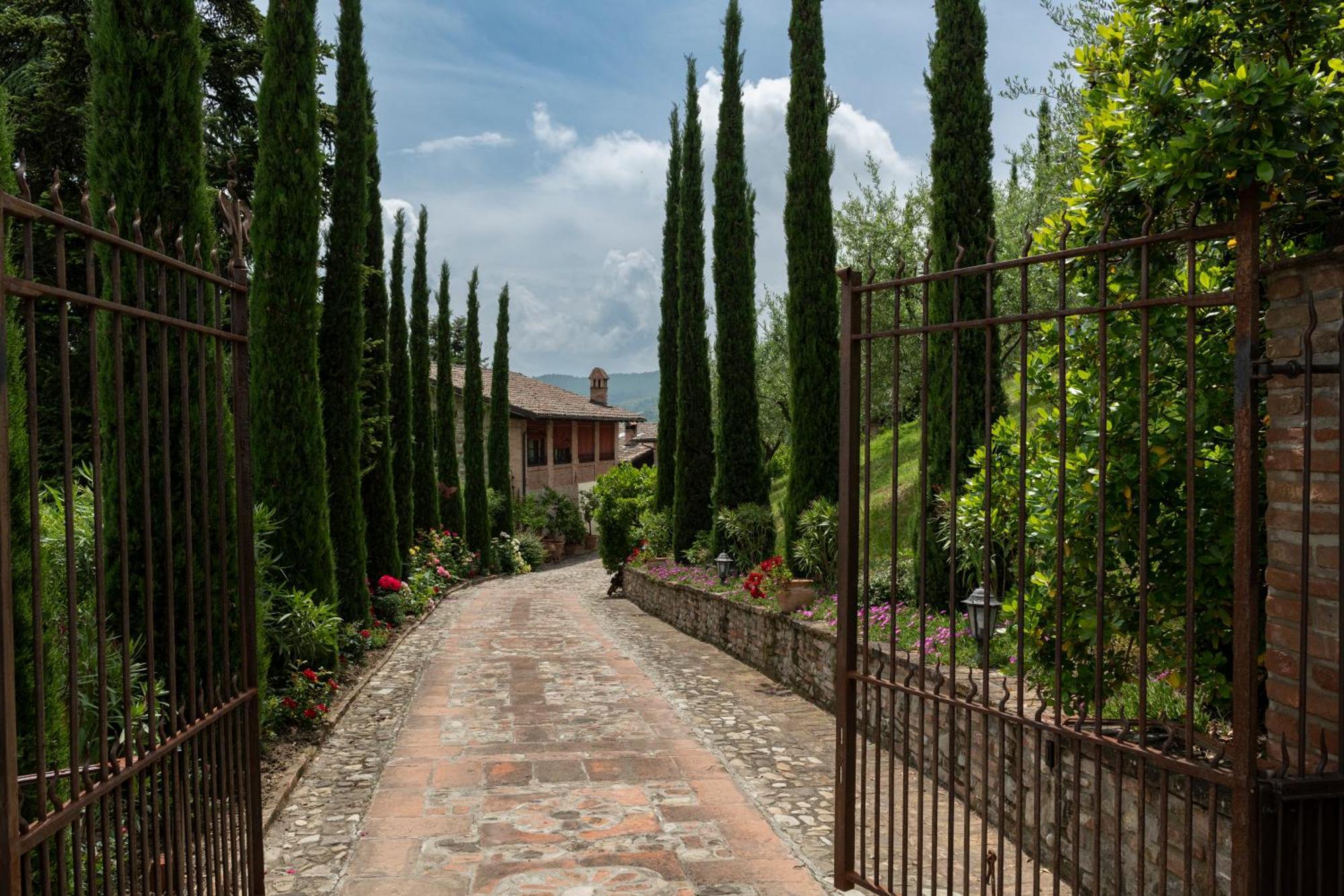 Castello di Serravalle ラ ブカゲストハウス エクステリア 写真